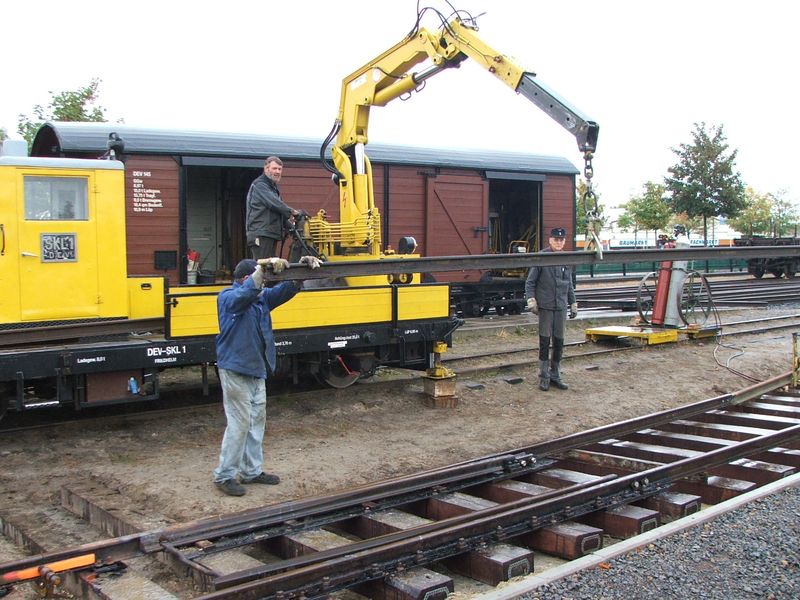 2009-09-30, Museumsbahn Weichenbau45.JPG